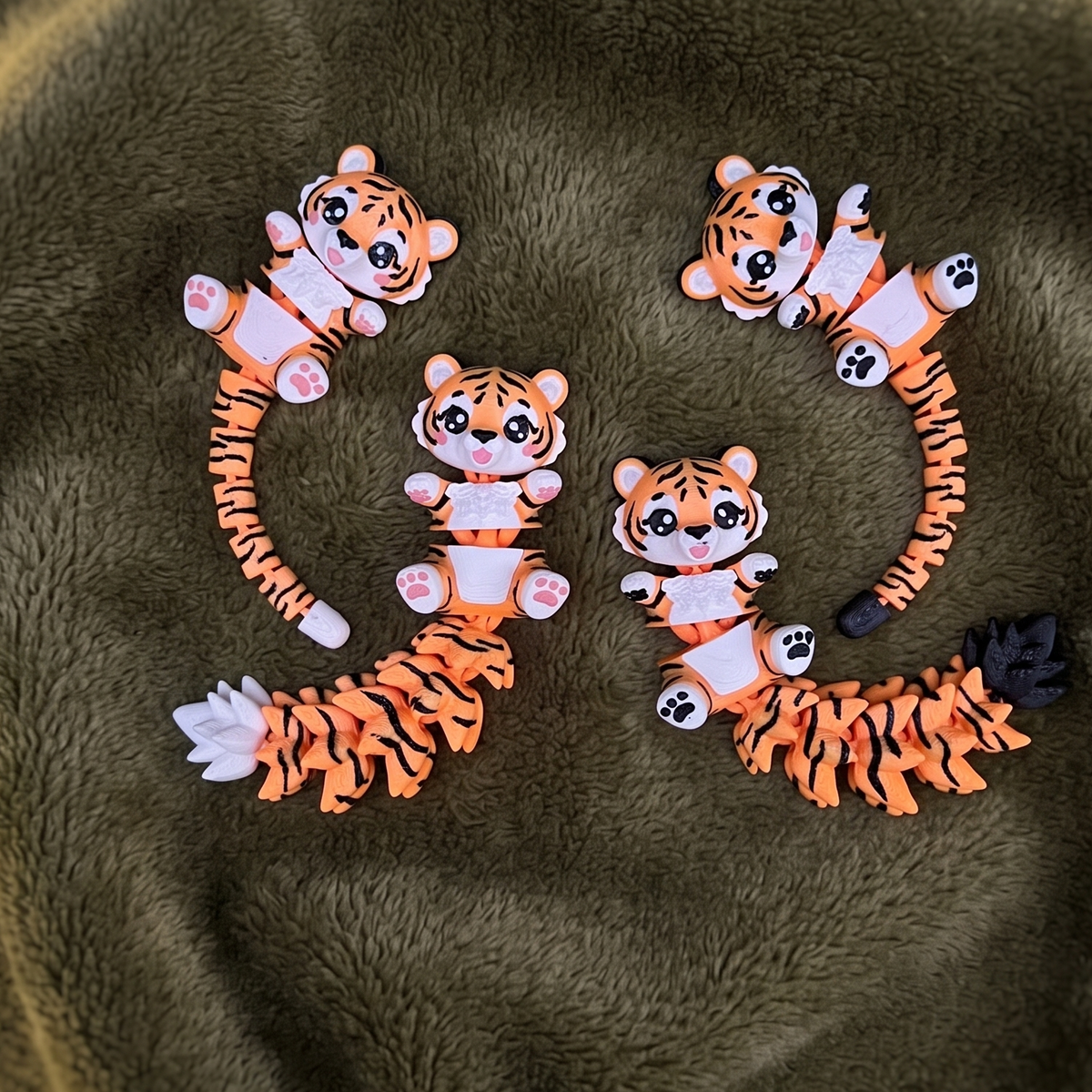 Fluffy Mascots™ Tiger Keychain