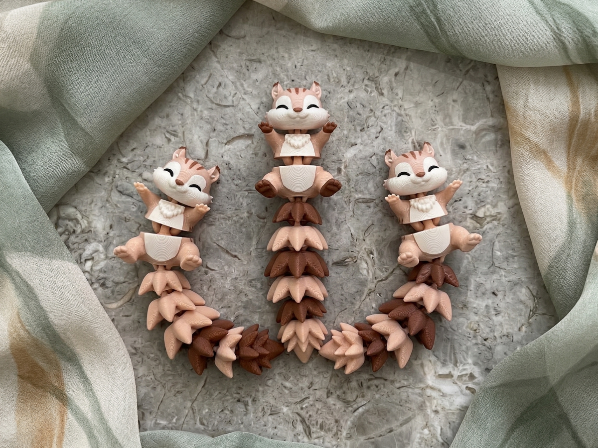 Fluffy Mascots™ Ardilla Articulada