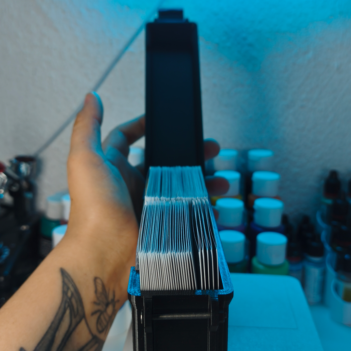 Caja para cartas Magic The Gathering impresa en 3D en color negro con acabado mate futurista