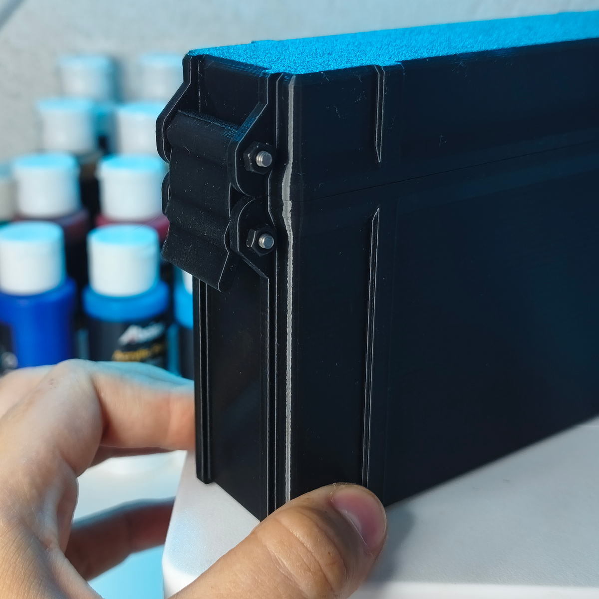 Caja para cartas Magic The Gathering impresa en 3D en color negro con acabado mate futurista